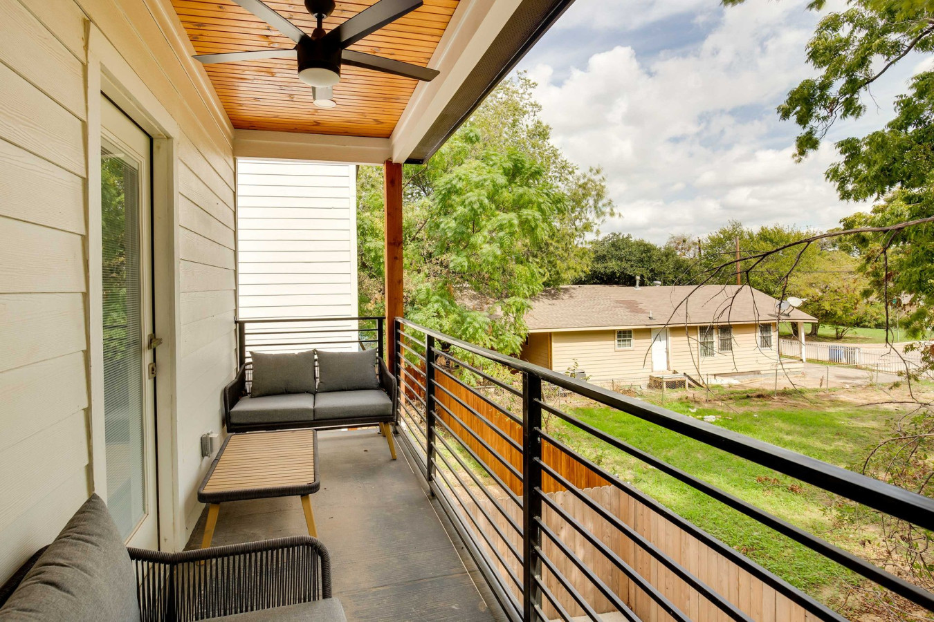 Dallas Urban Oasis w/ 2 Balconies < 3 Mi to Downtown!