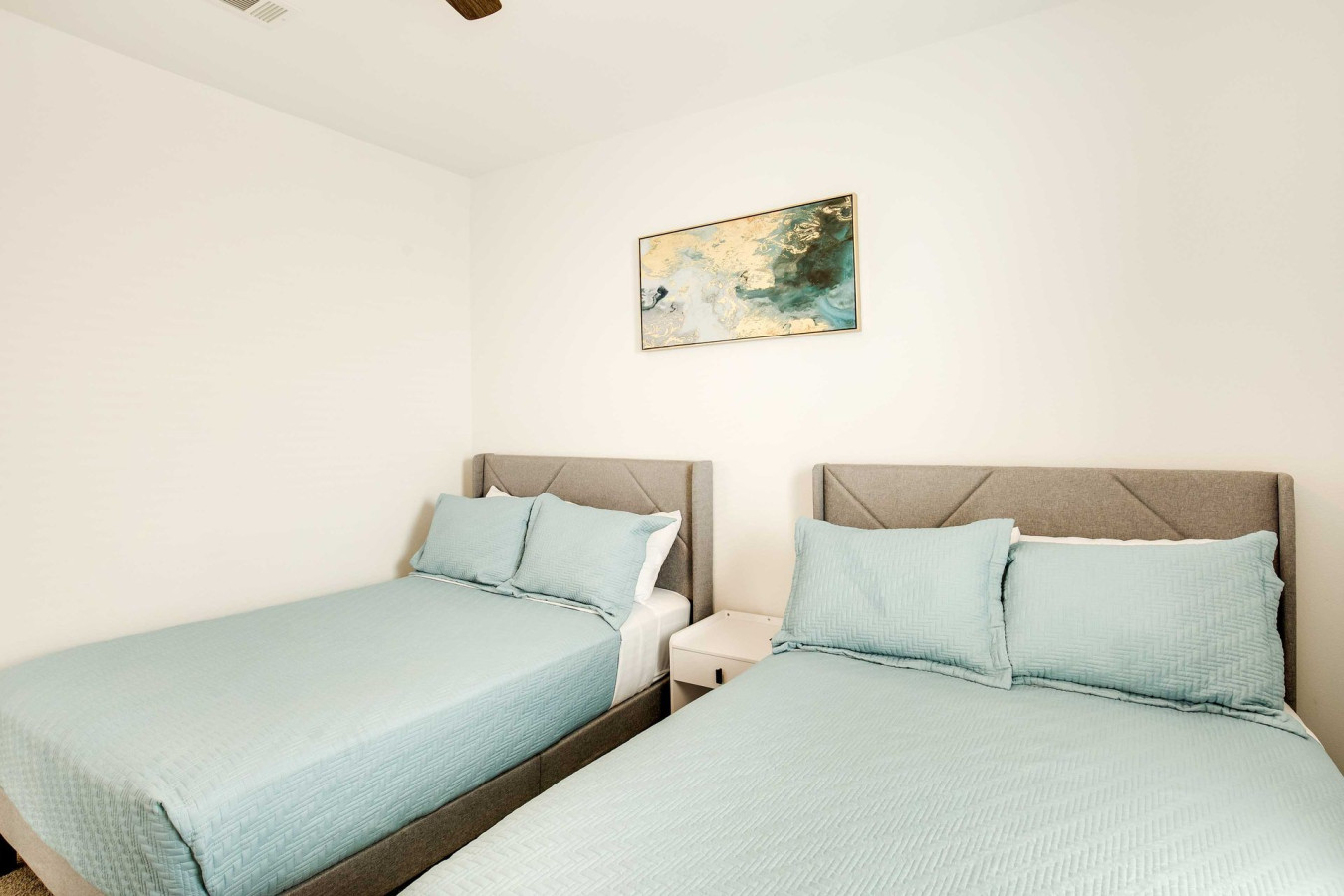 dallas-urban-oasis-w-2-balconies-less-3-mi-to-downtown!/