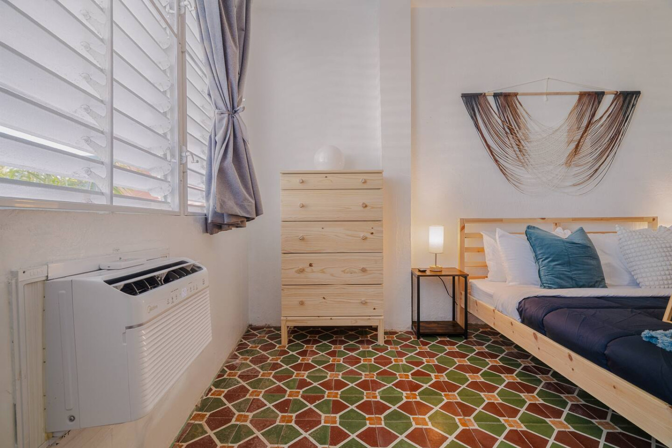 tapia-mosaic-beachwalk-san-juan/