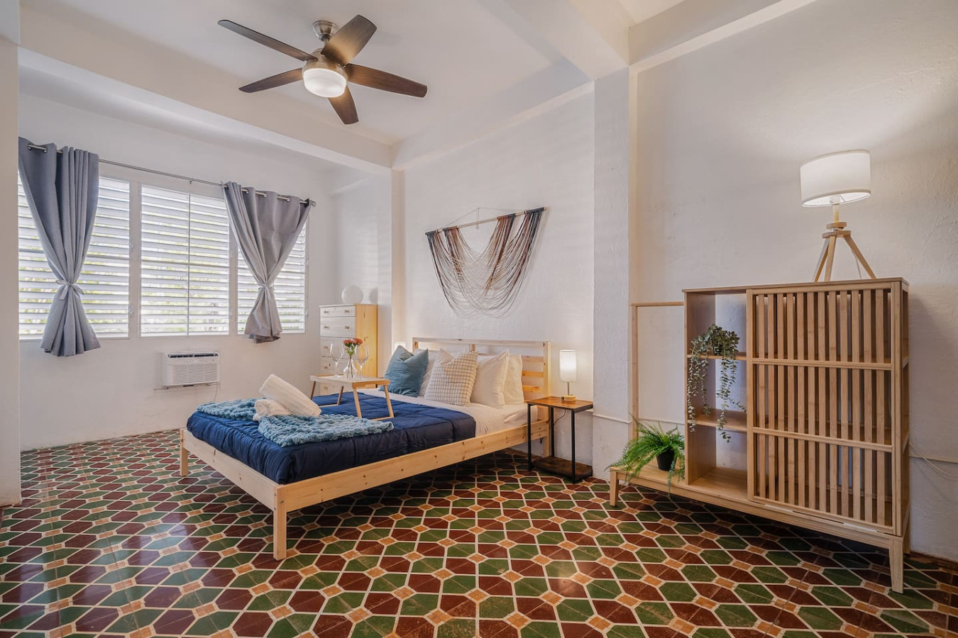 tapia-mosaic-beachwalk-san-juan/