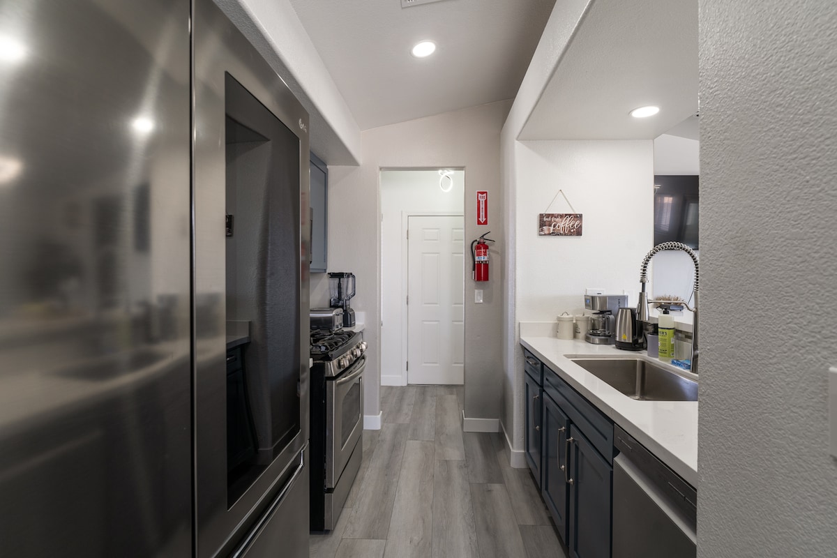 a-modern-home-away-from-home/