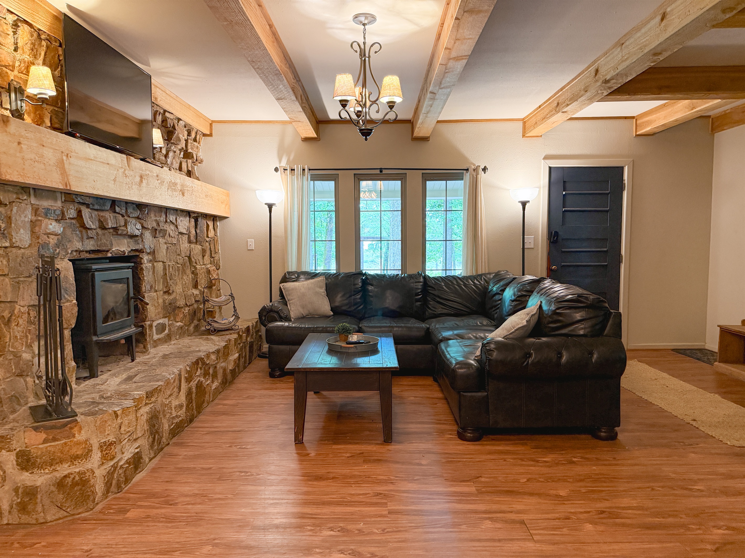 THE FARMHOUSE CABIN