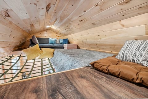 Rainbow Ranch Home: No Step Entry in Williamstown!