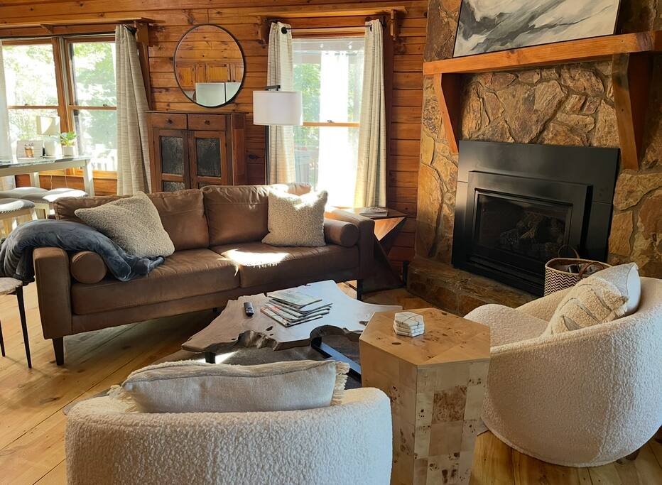 Dog Friendly -1BR w/ Bonus Room