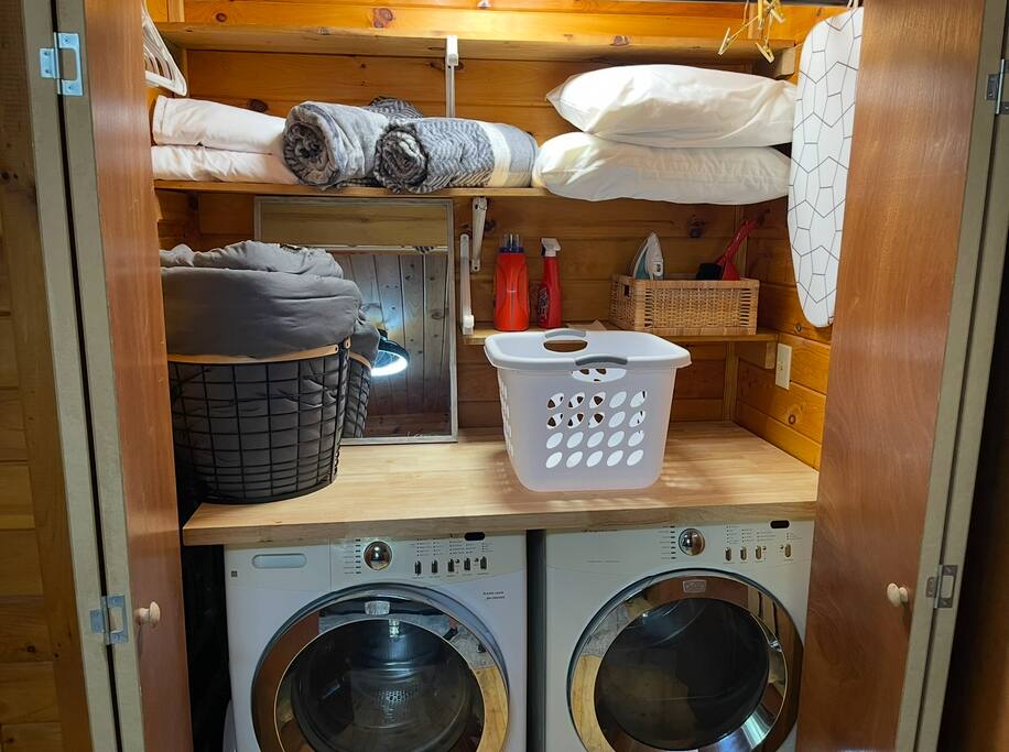 Dog Friendly -1BR w/ Bonus Room