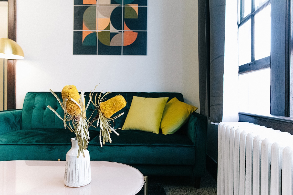 Downtown Studio with Historic Elegance. Unit D