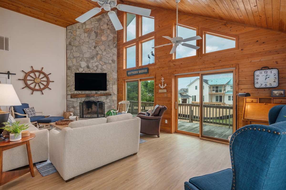 Sea Rest: Large Pool, Hot Tub, 3rd house to Beach!