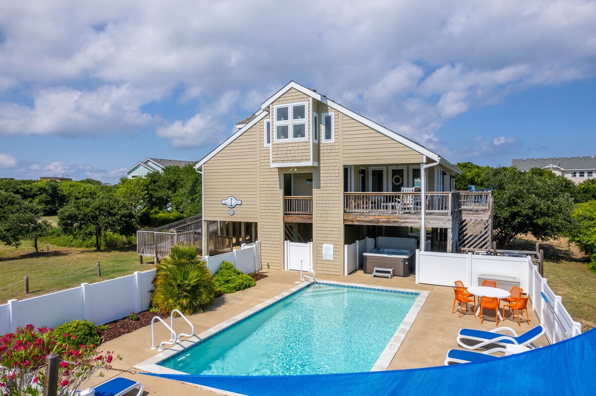 Sea Rest: Large Pool, Hot Tub, 3rd house to Beach!