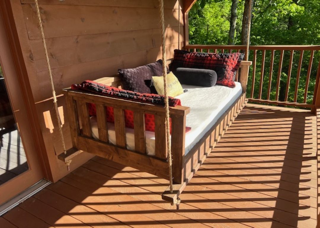 Swinging Chair Swinging Chair - Tranquil Treehouse - Townsend