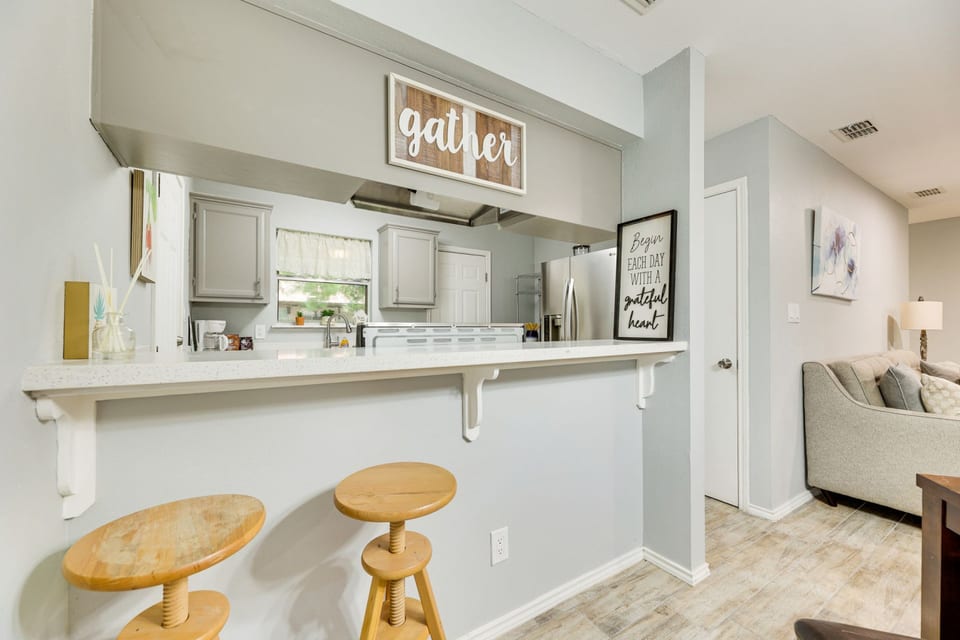 Private Fenced Backyard • Pet Friendly • Grill - San Juan