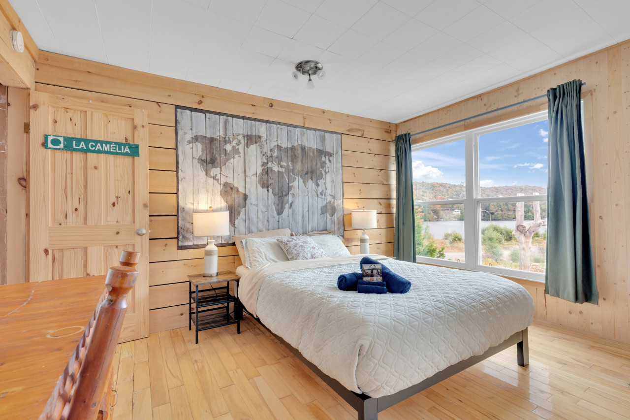 Lake retreat - Private SPA with Kayaks and SUP