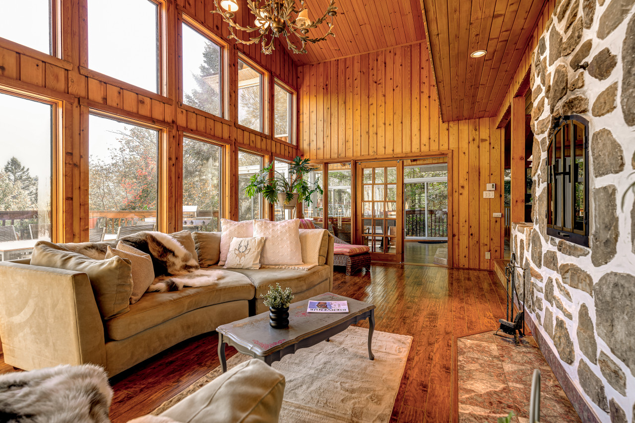 authentic-swiss-chalet-4br-with-private-spa-and-pool-table/