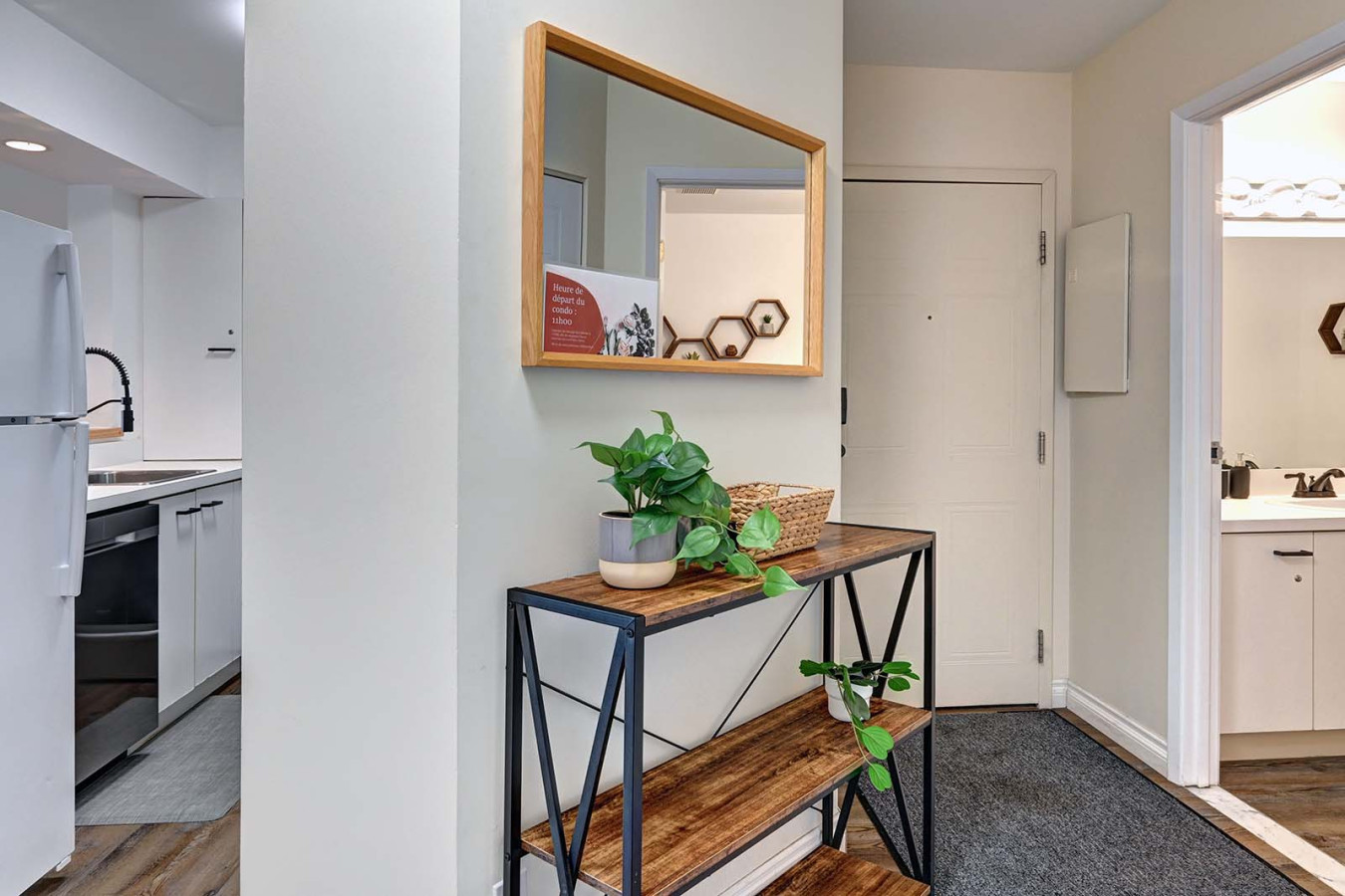 beautiful-lake-vue-and-ski-5-min-of-mont-tremblant/