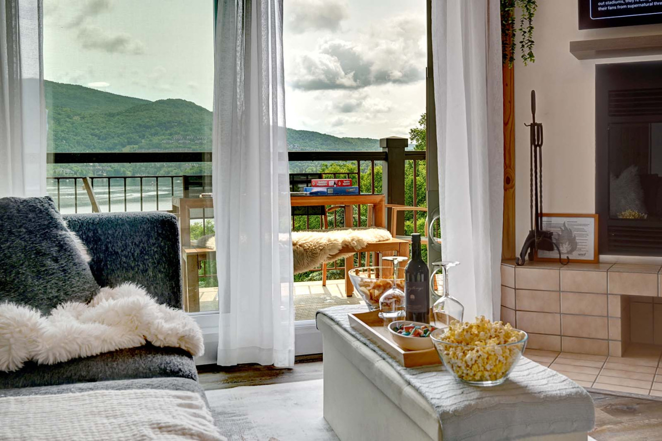 beautiful-lake-vue-and-ski-5-min-of-mont-tremblant/