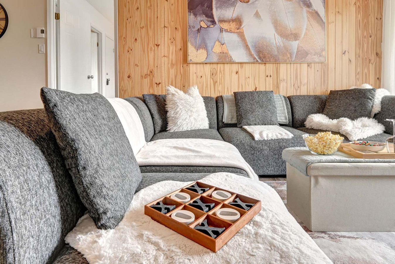 beautiful-lake-vue-and-ski-5-min-of-mont-tremblant/