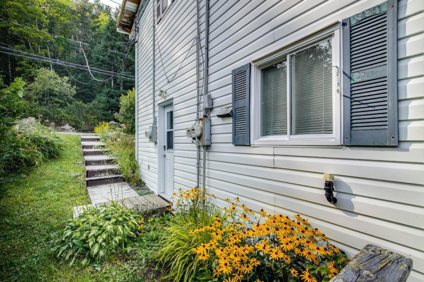 Peaceful Lakeside Escape at Lake St. Joseph