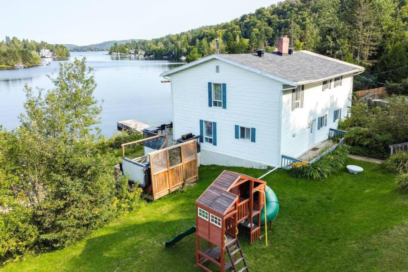 Oasis on the LAKEFRONT with SPA and SKIING