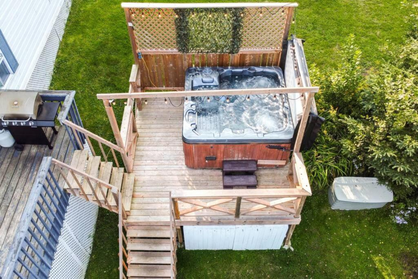 Oasis on the LAKEFRONT with SPA and SKIING