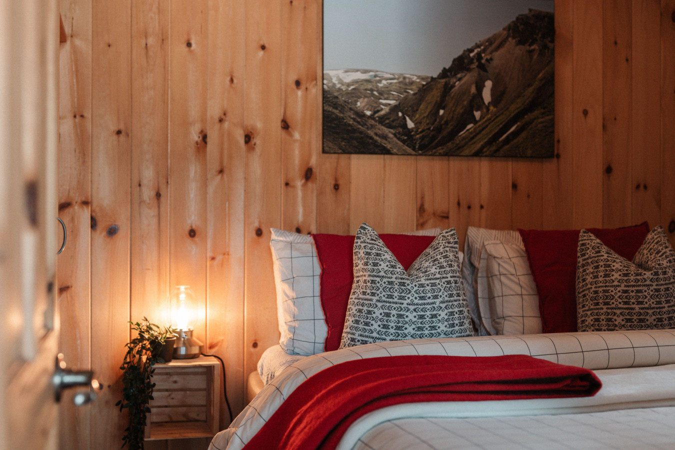 cottage-on-sarrazin-lake-panorama-du-lac/