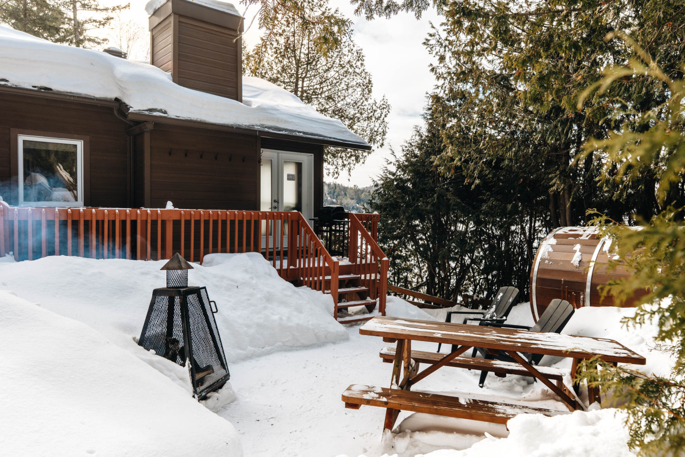 cottage-on-sarrazin-lake-panorama-du-lac/