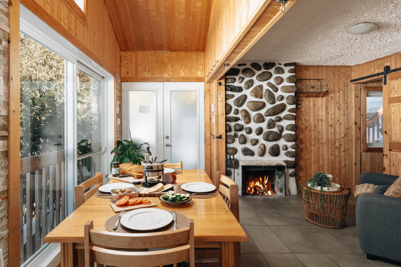 cottage-on-sarrazin-lake-panorama-du-lac/