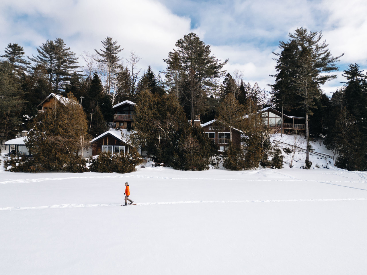 cottage-on-sarrazin-lake-panorama-du-lac/