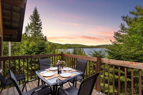 Rustik cabin with beach access and kayaks