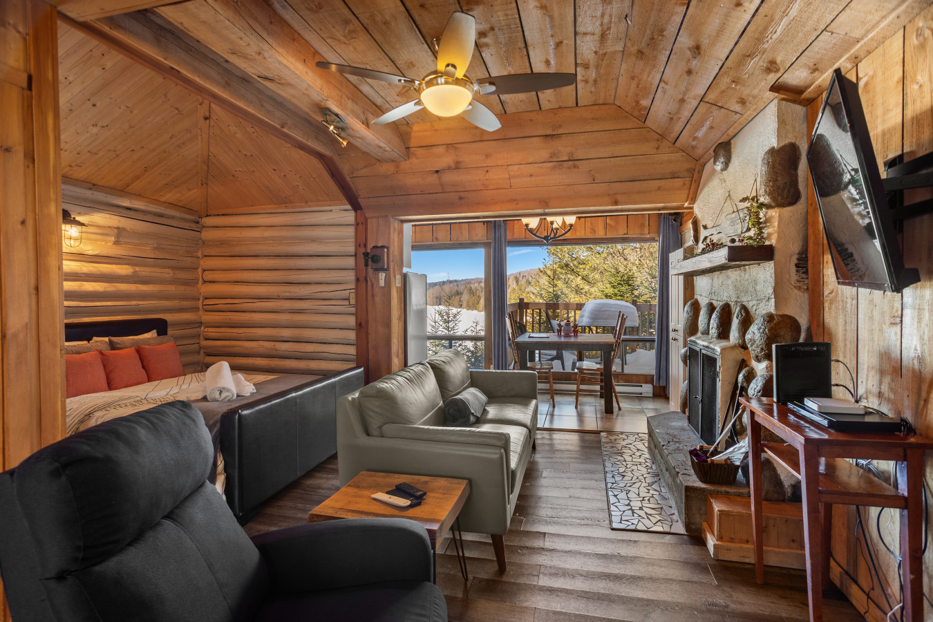 le-p'tit-bonheur-sand-beach-kayak-and-yoga/