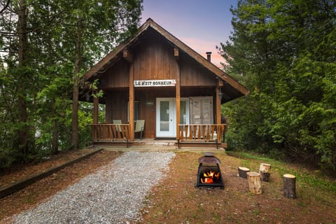 Rustik cabin with beach access and kayaks