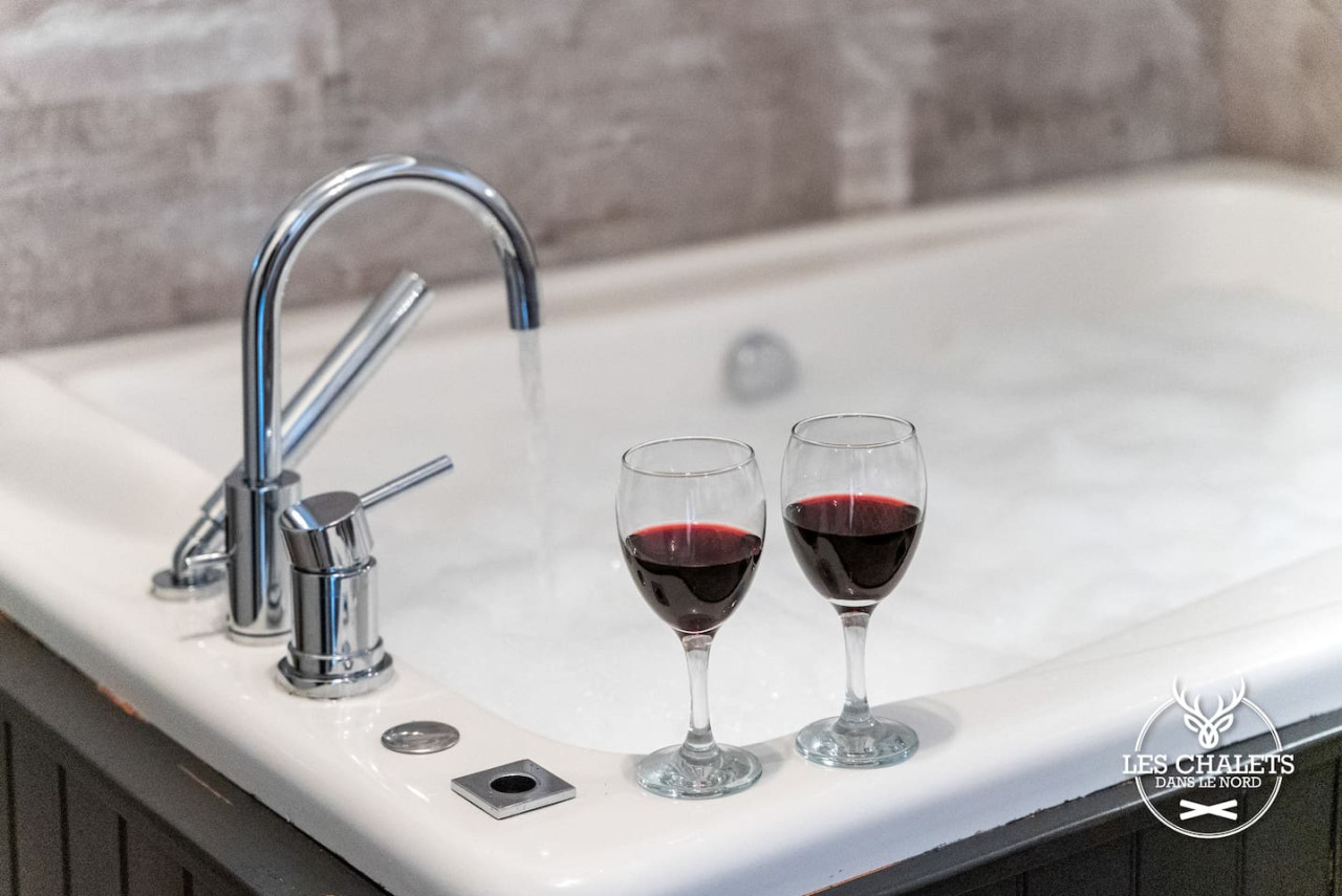 the-1615-lake-private-dock-les-chalets-dans-le-nord/