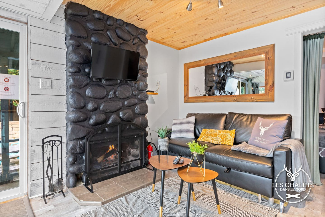 the-1615-lake-private-dock-les-chalets-dans-le-nord/