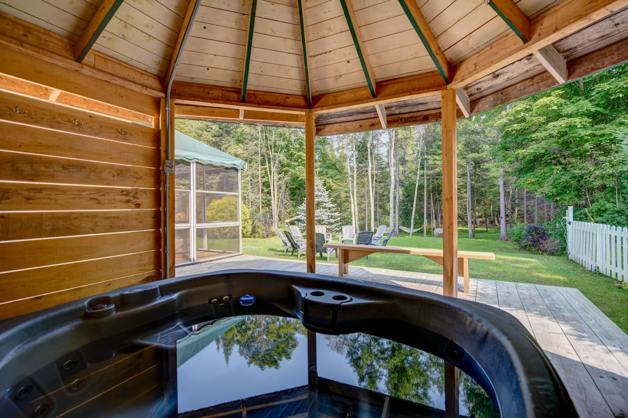 la-casa-del-plage-private-spa-and-hamak/