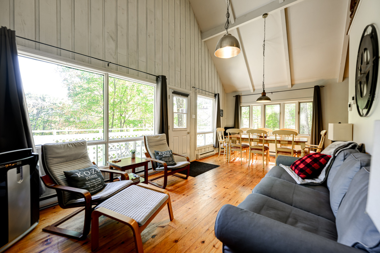 "the-sweet-escape"-chalet-douce-evasion-st-adolphe/