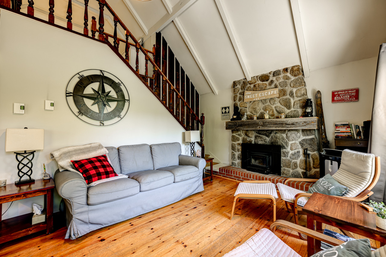 "the-sweet-escape"-chalet-douce-evasion-st-adolphe/