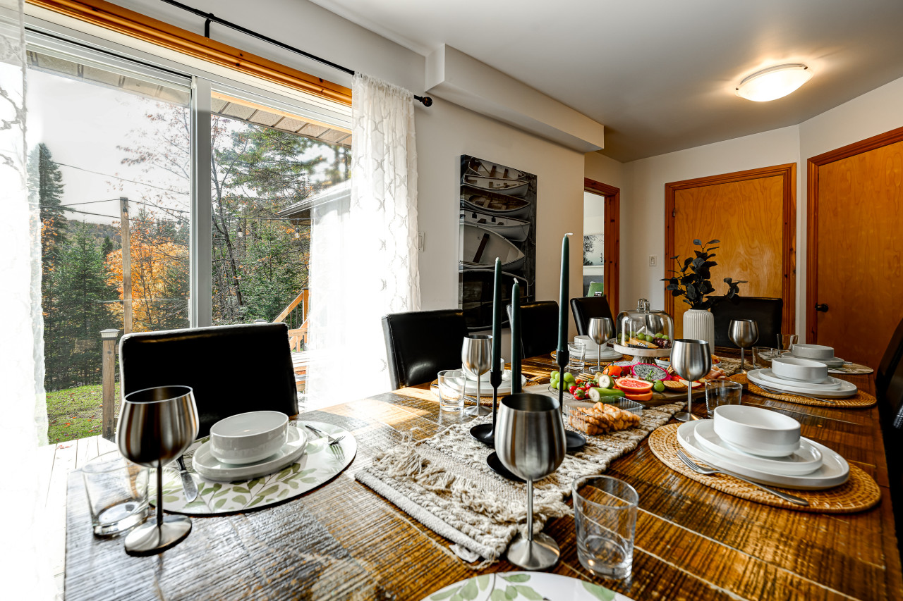 lake-house-5br-with-sandy-beach-spa-and-fire-pit/