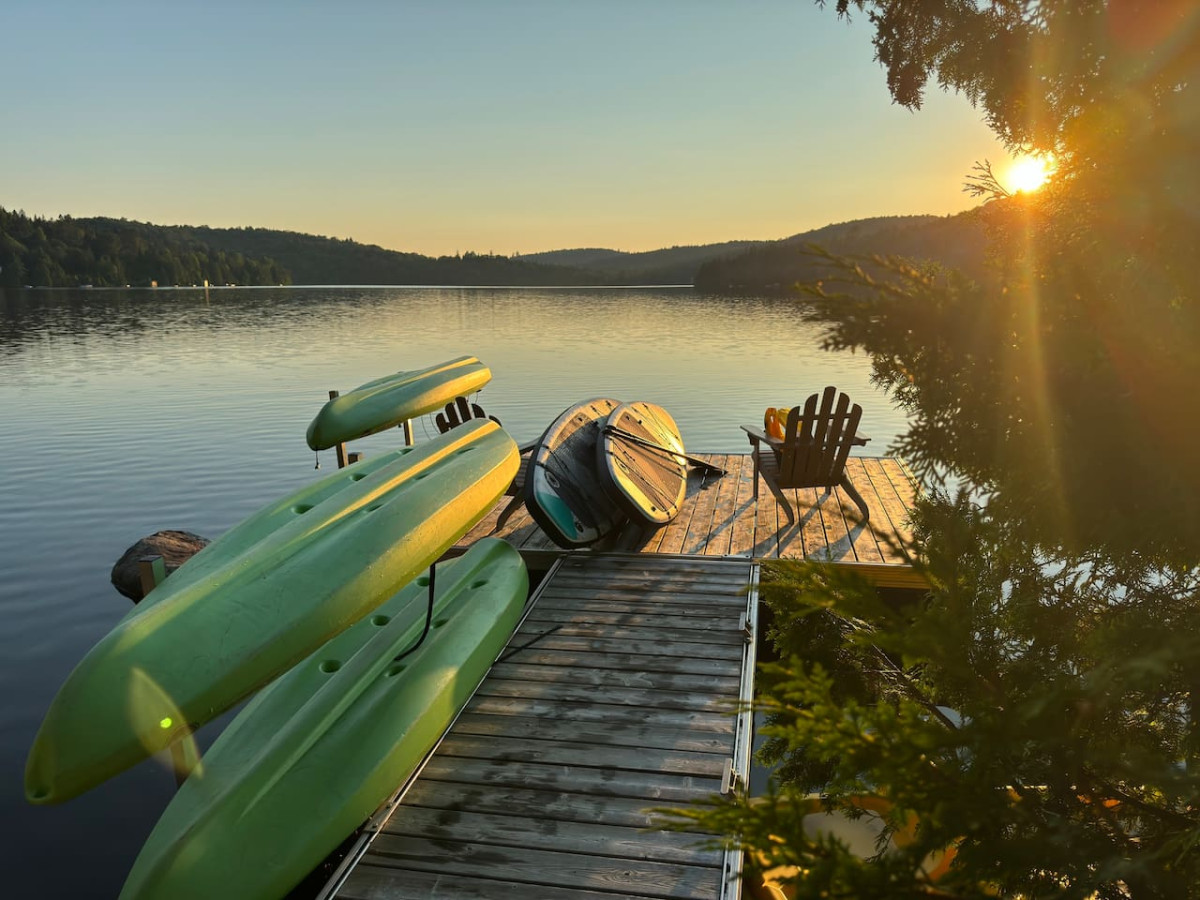 the-castle-:-lake-front-beach-and-bbq/