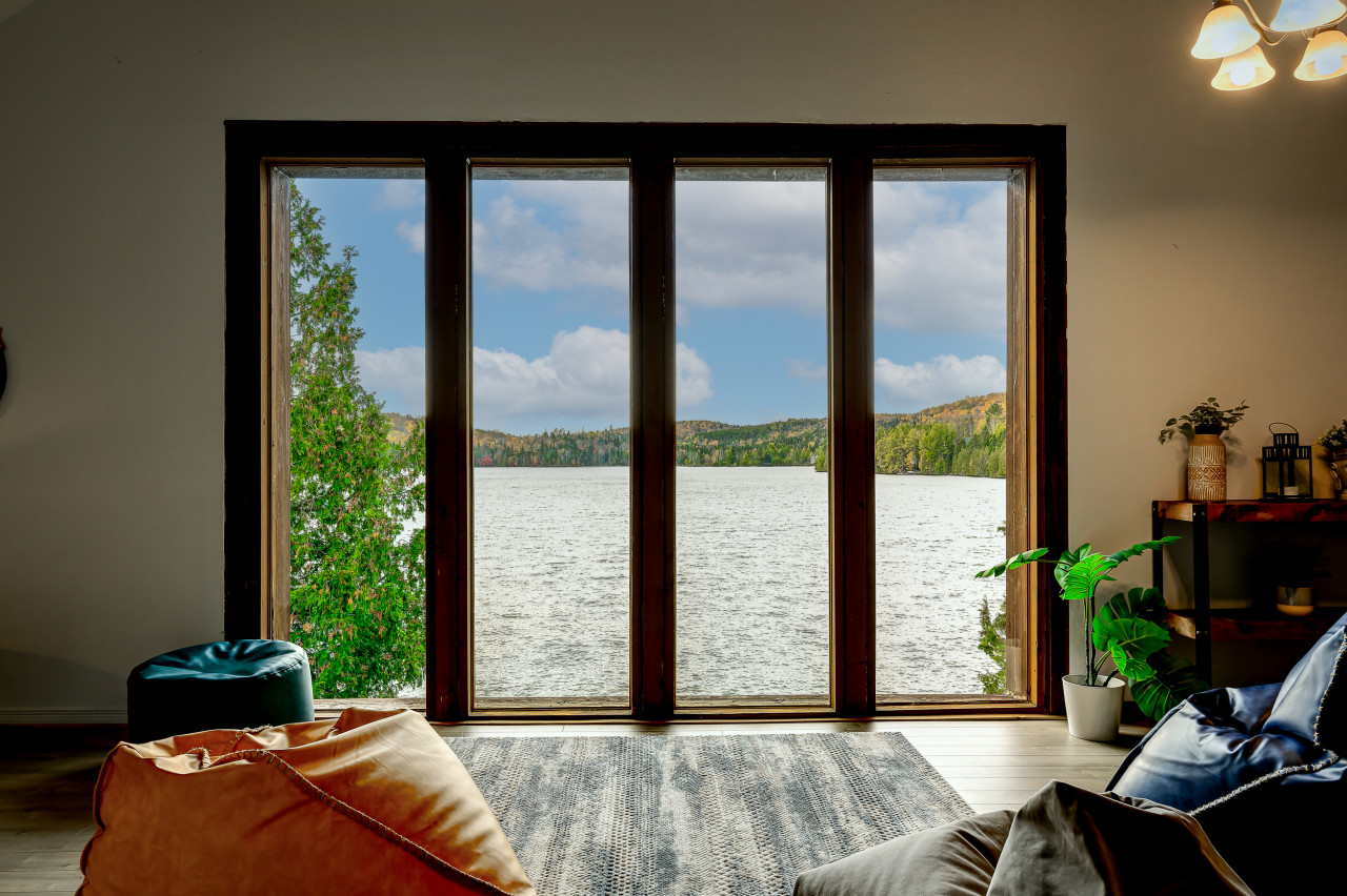 the-castle-:-lake-front-beach-and-bbq/