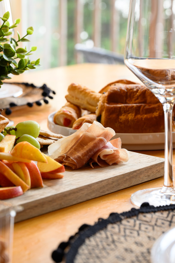 the-castle-:-lake-front-beach-and-bbq/