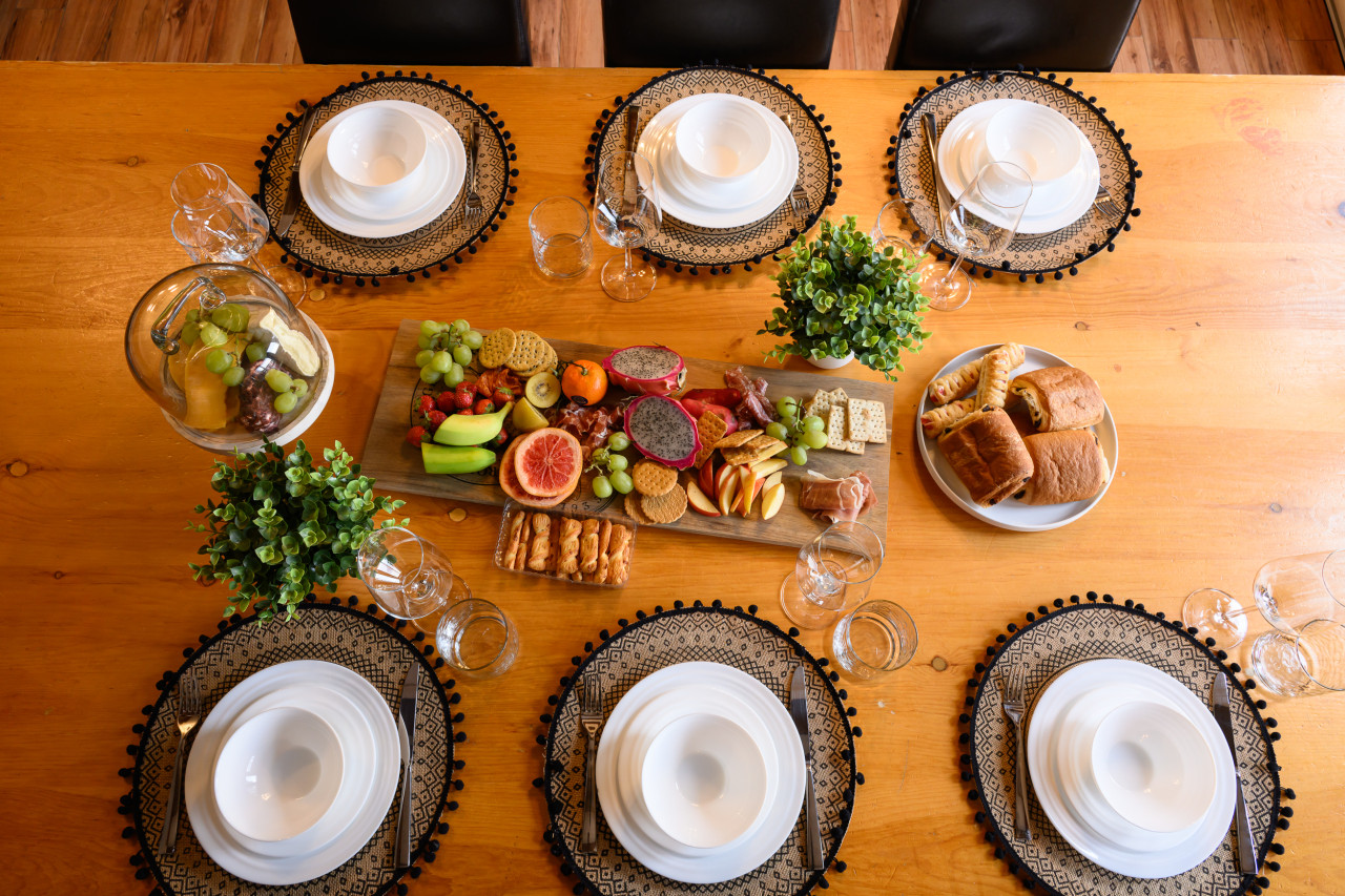 the-castle-:-lake-front-beach-and-bbq/