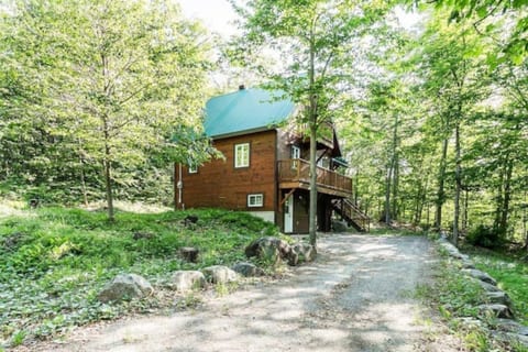 Bienvenue au chalet Rustique! Capacité de 6 personnes