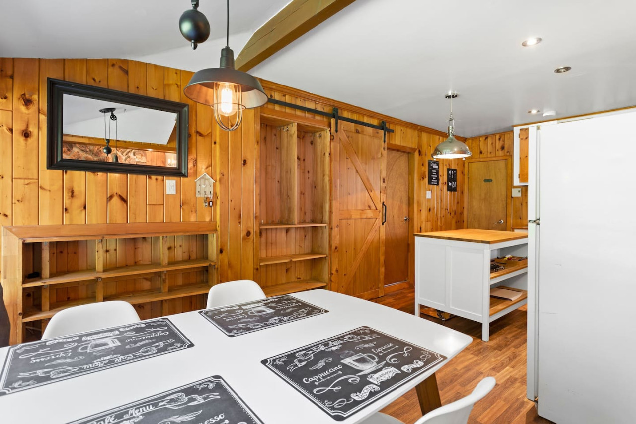 chalet-mon-repos-lac-sarrazin-with-watercrafts/