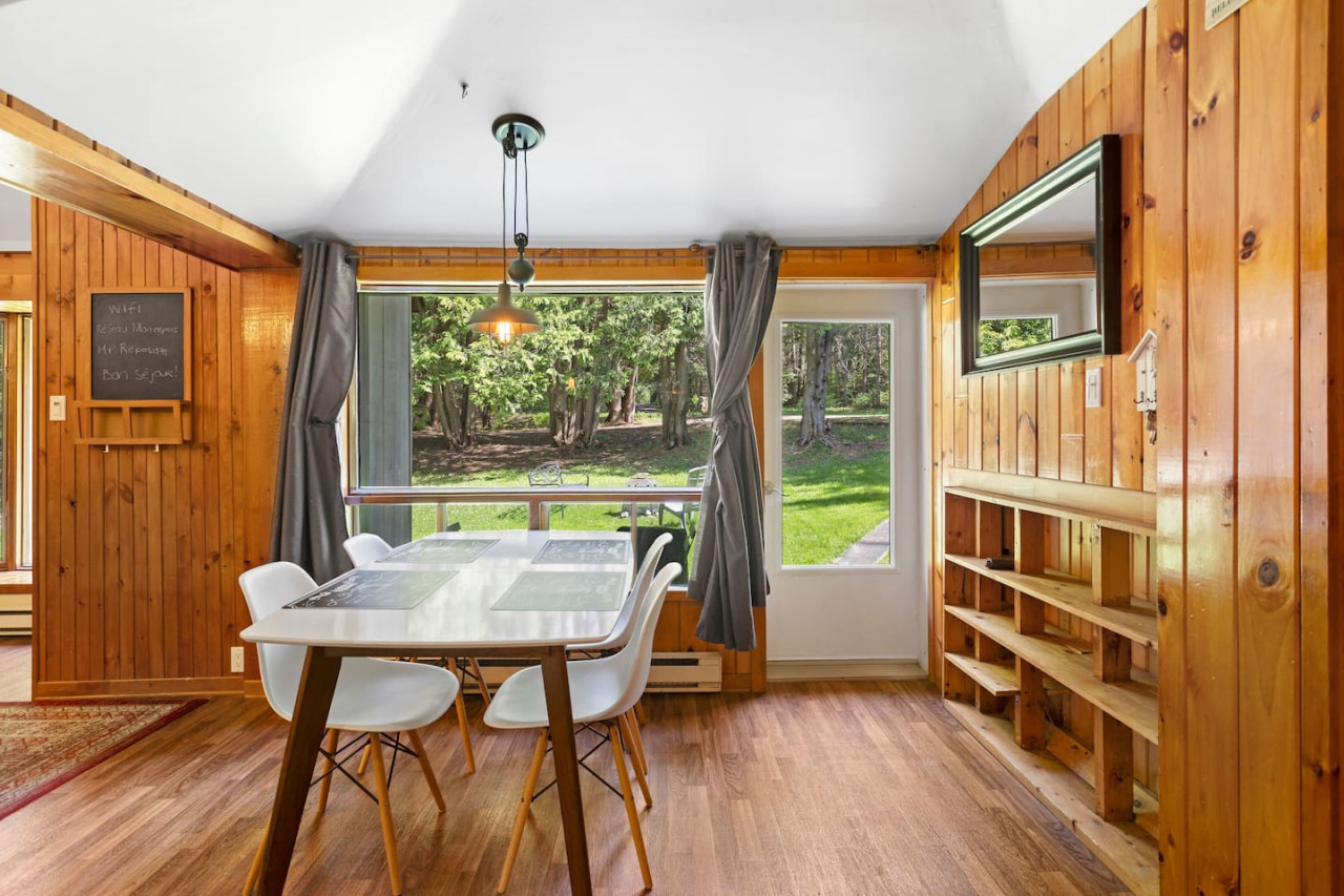 chalet-mon-repos-lac-sarrazin-with-watercrafts/