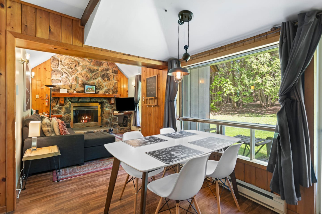 chalet-mon-repos-lac-sarrazin-with-watercrafts/