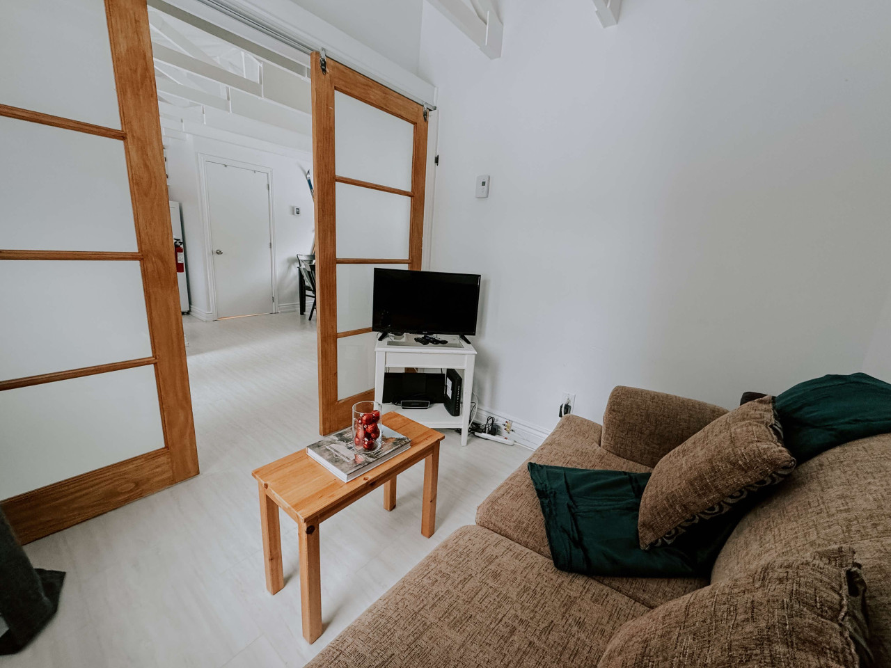 mountain-cocoon-private-spa-and-waterfront-retreat/