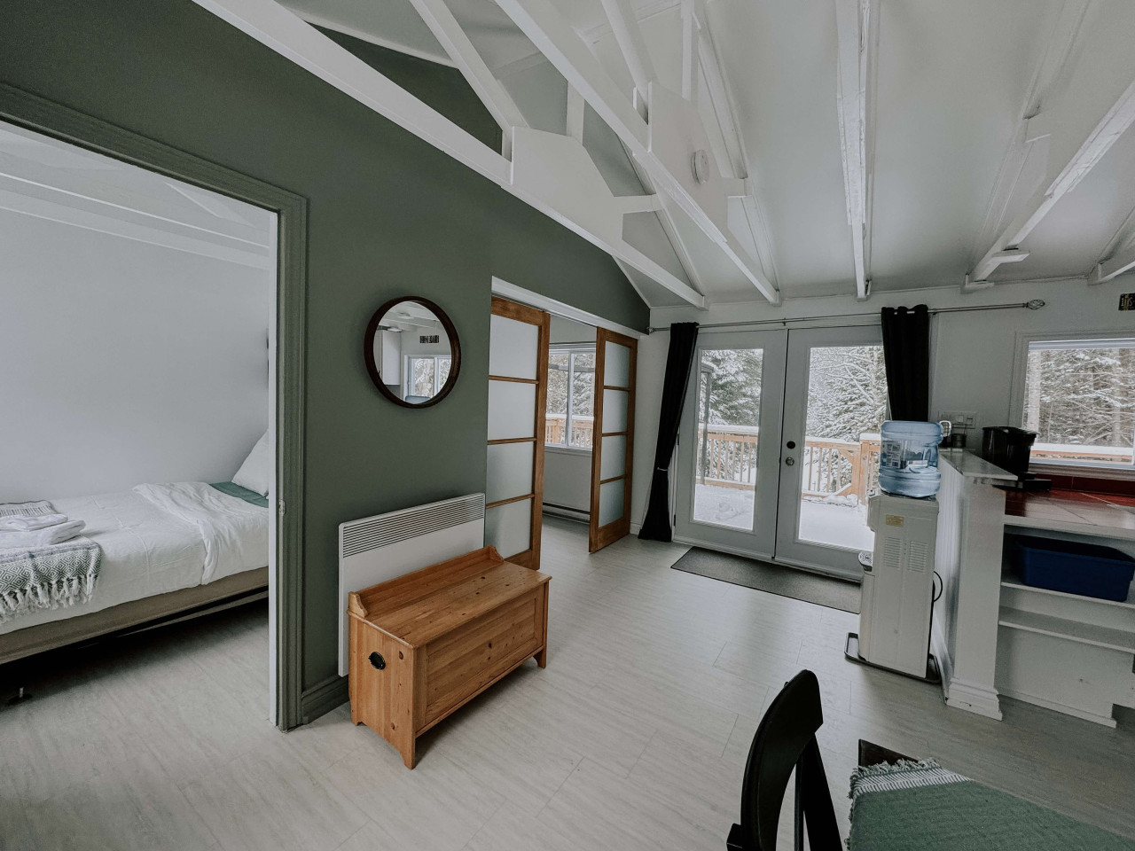 Mountain Cocoon – Private Spa and Waterfront Retreat