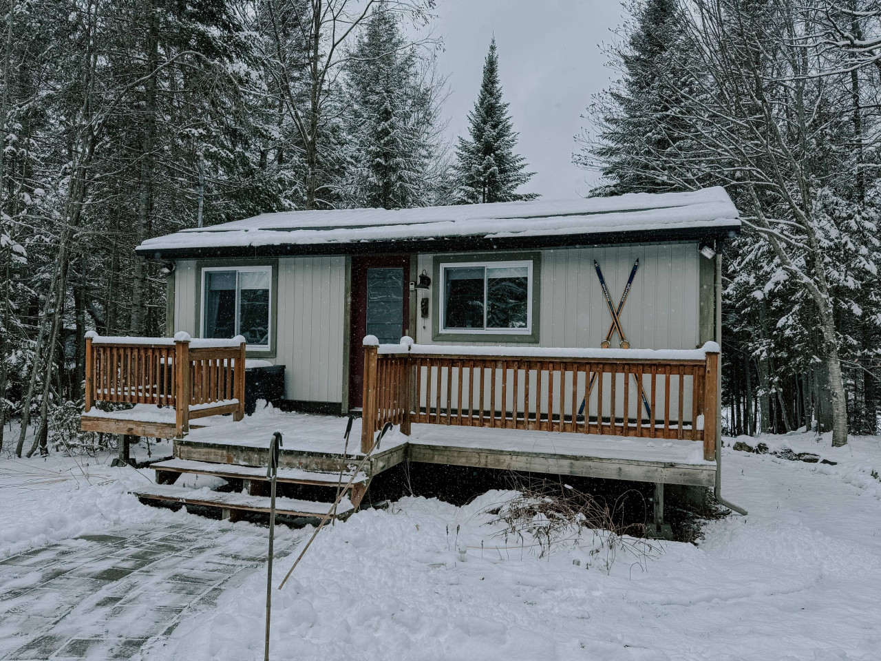 mountain-cocoon-private-spa-and-waterfront-retreat/