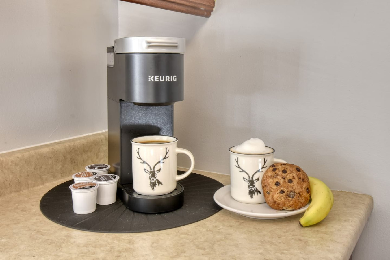 the-panoramic-direct-lake-beach-and-bike-access/