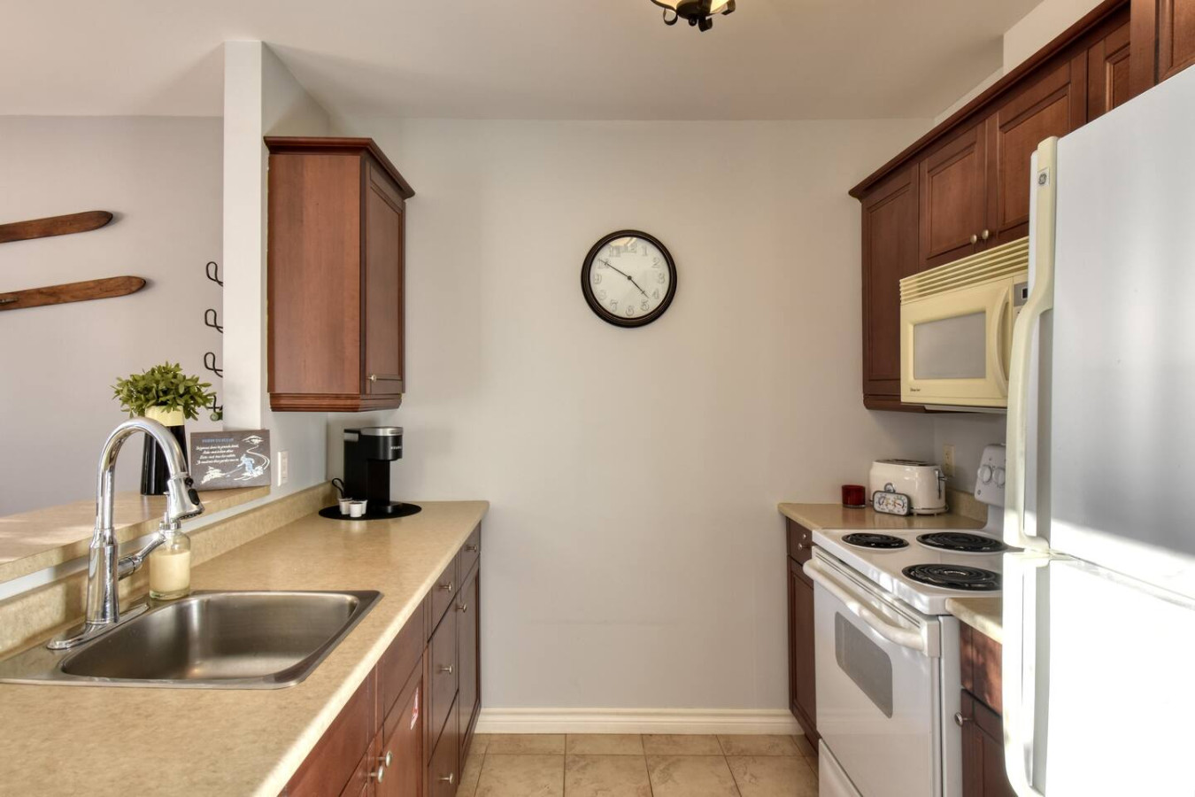 the-panoramic-direct-lake-beach-and-bike-access/