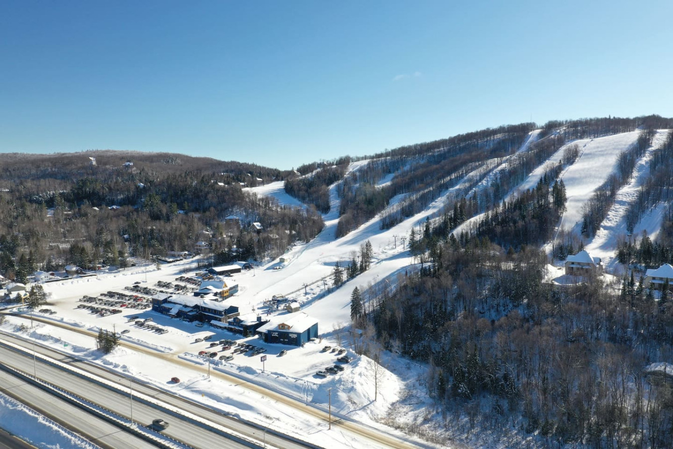 the-panoramic-direct-lake-beach-and-bike-access/