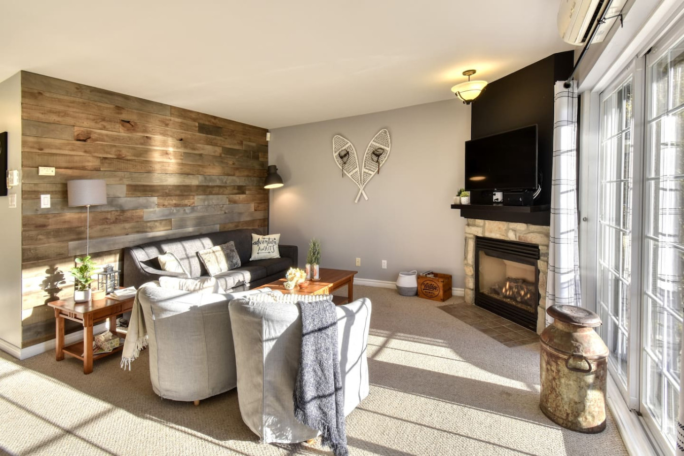 the-panoramic-direct-lake-beach-and-bike-access/